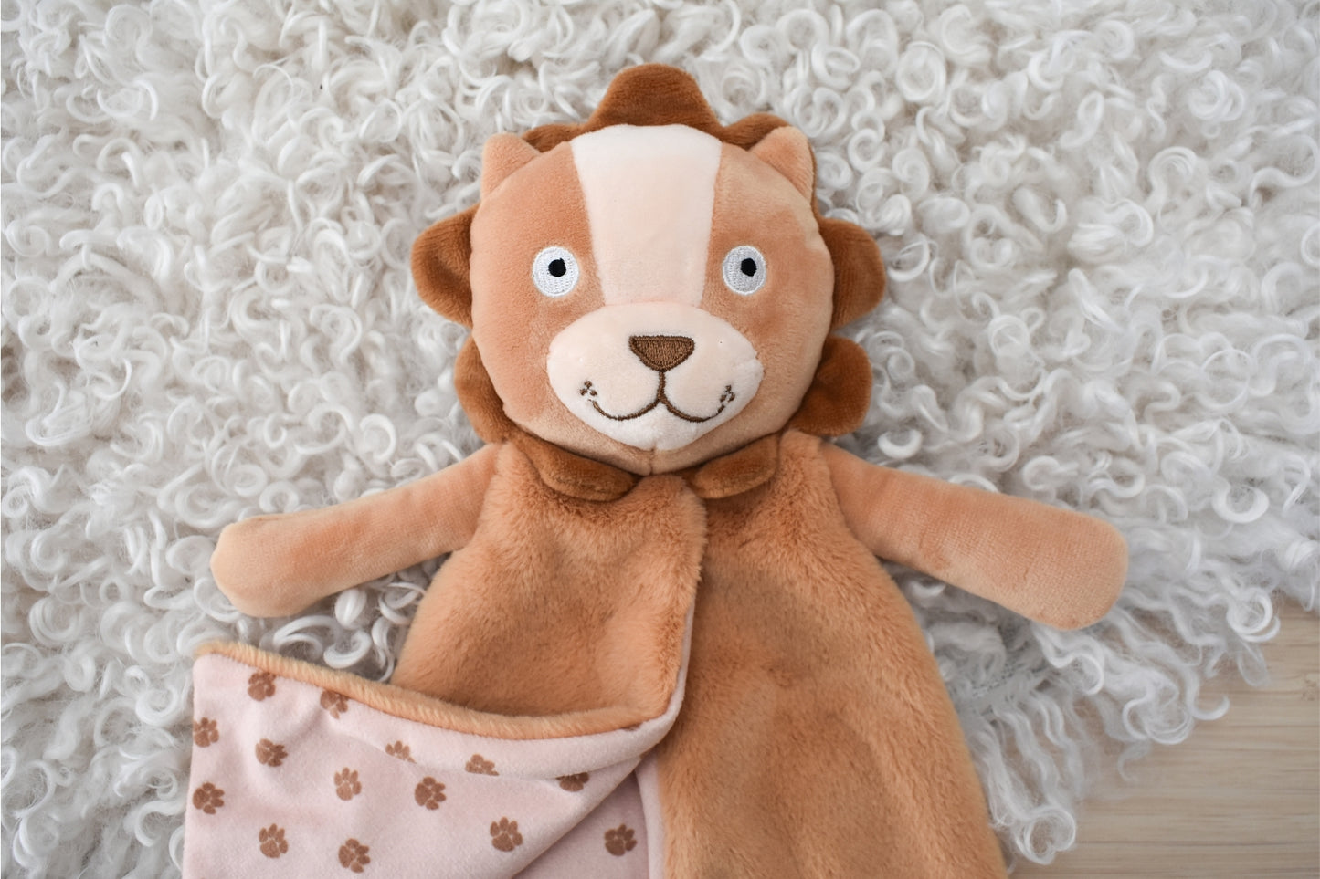 SNUGGLE BUDDY HUGSWORTH LION BLANKET