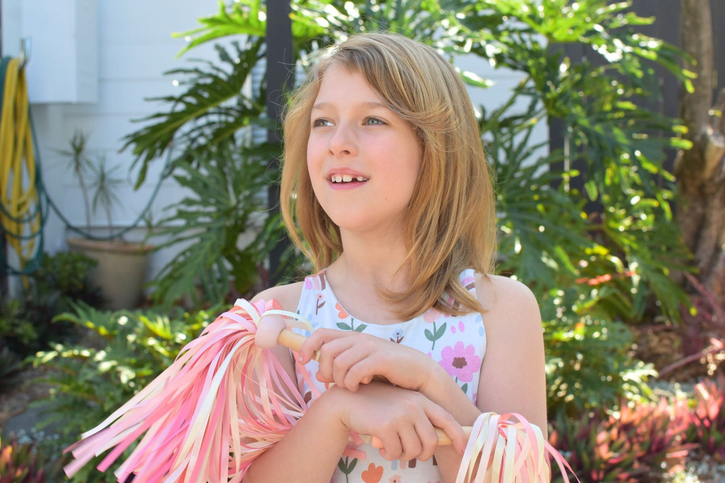 WOODEN CHEER POM POMS 2 PAIRS