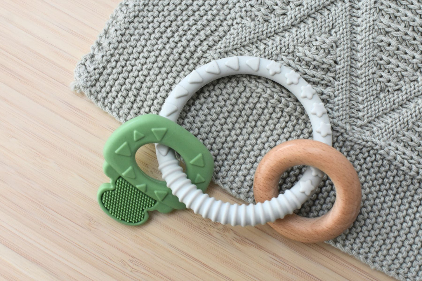 TEXTURED SILICONE KEY TEETHER-GREEN