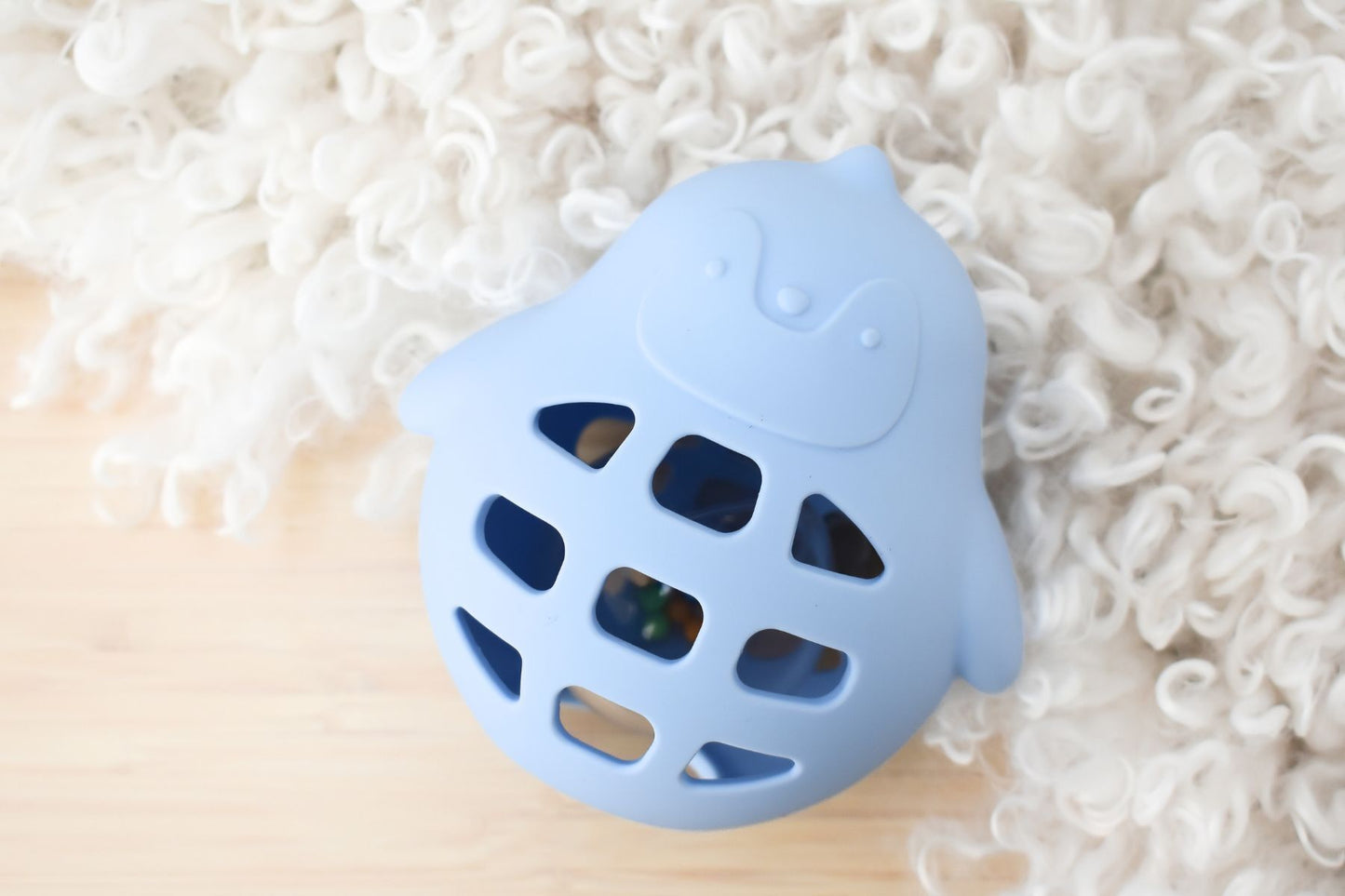 SILICONE PENGUIN RATTLE BLUE