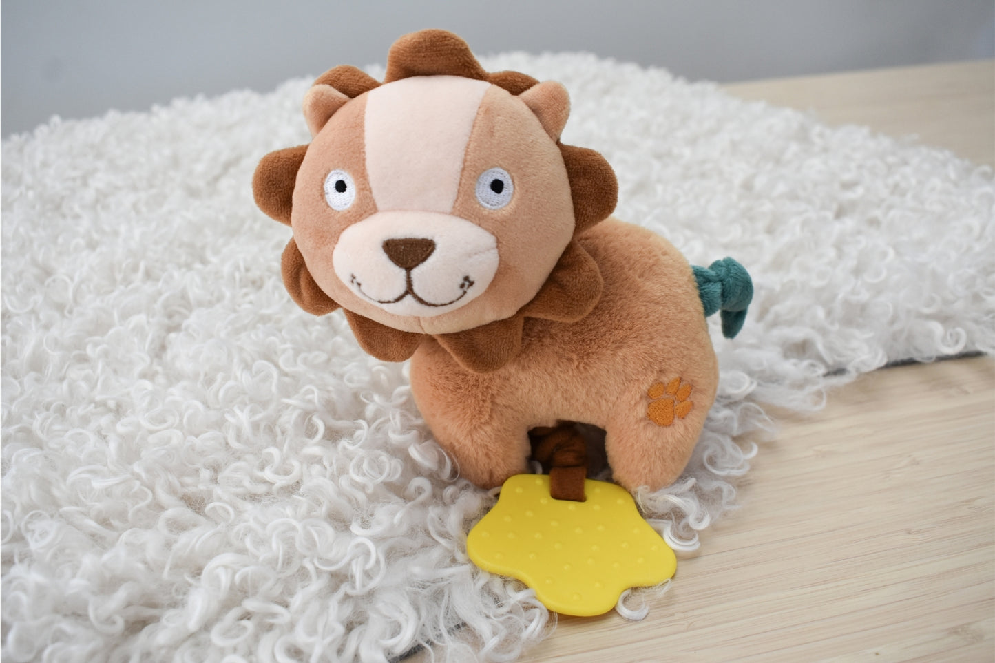 SNUGGLE BUDDY HUGSWORTH LION JIGGLER