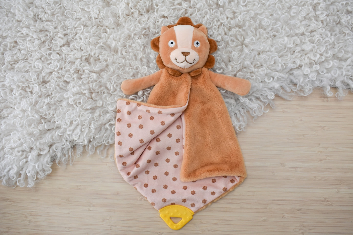 SNUGGLE BUDDY HUGSWORTH LION  BLANKET