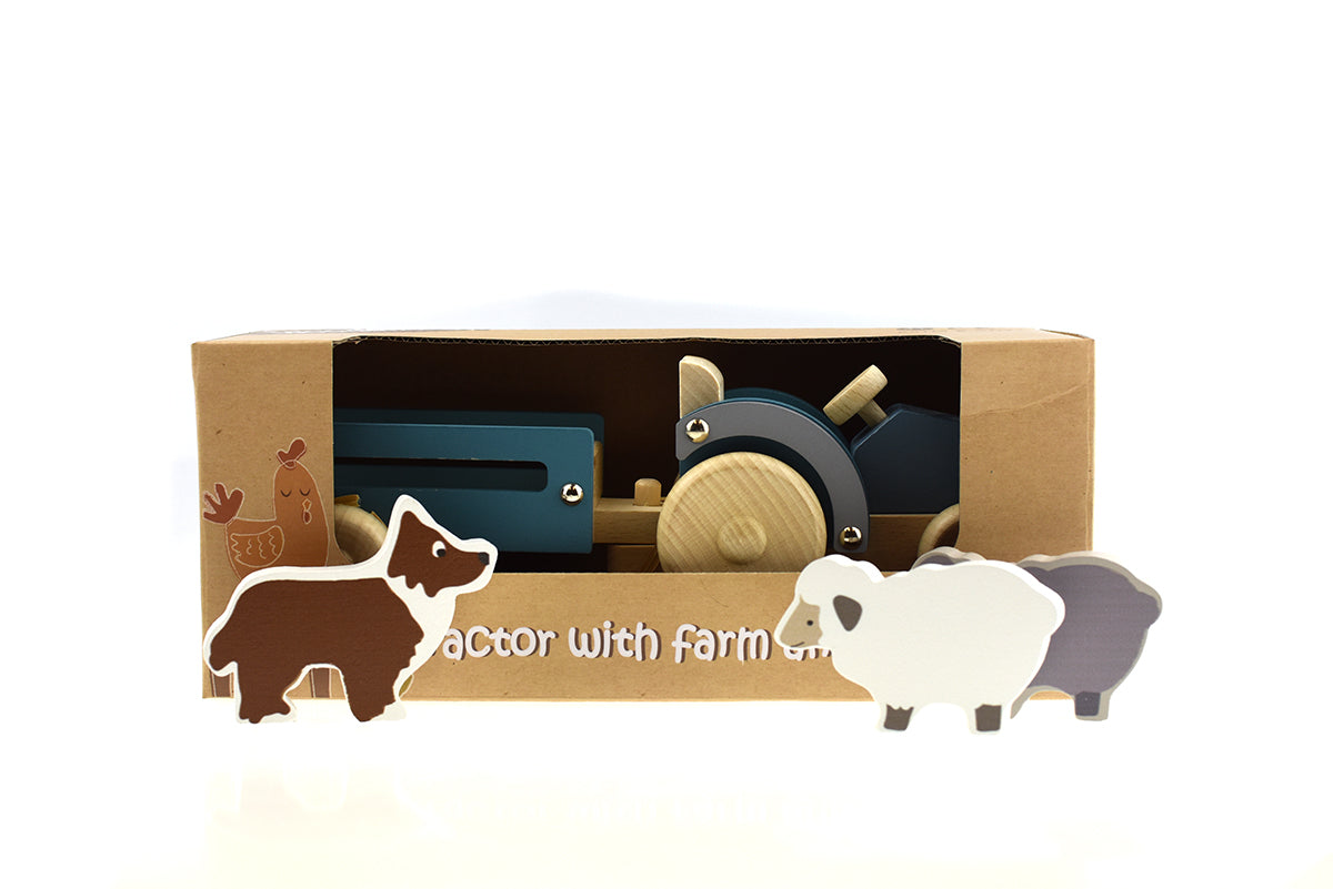 WOODEN TRACTOR WITH SHEEP DOG