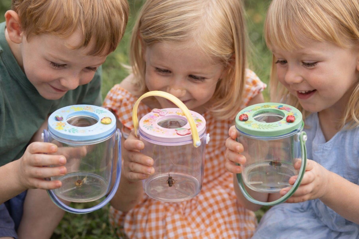 MAGNIFIER BUG JAR WITH 2 & 4 MAGNIFIED VIEW SET OF 3