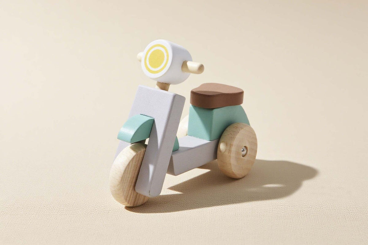WOODEN SCOOTER SET OF 4