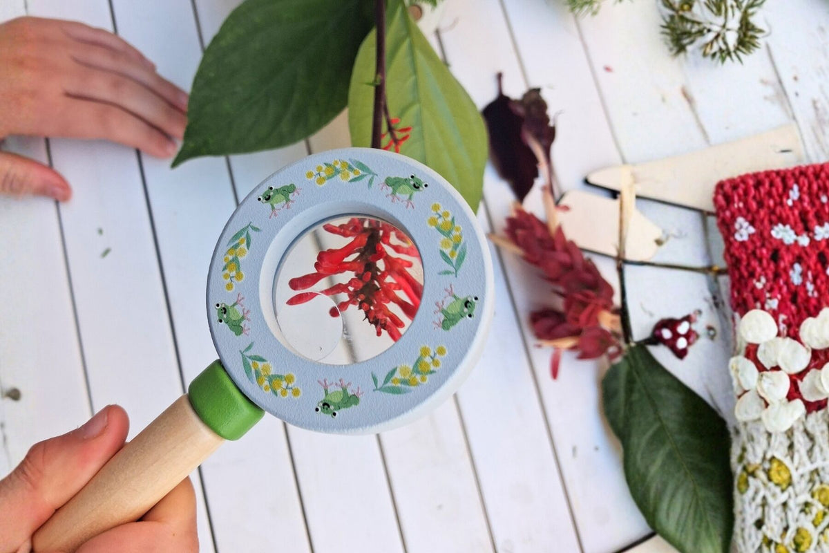 PRICE FOR 4 AUSSIE BACKYARD WILDLIFE MAGNIFYING GLASS